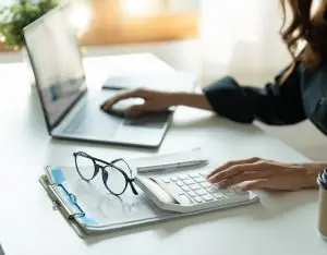 8 Signs of Financial Advisor Malpractice